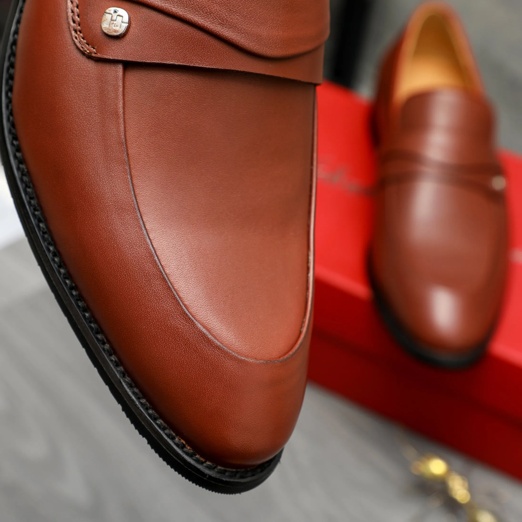 Men's men's shoes💰460 Product trademark: Ferragamo "Ferragamo" business slip-on leather shoes Regular size: 39-44 Product materials: Selected high-quality cowhide upper, cowhide lining, original outsole